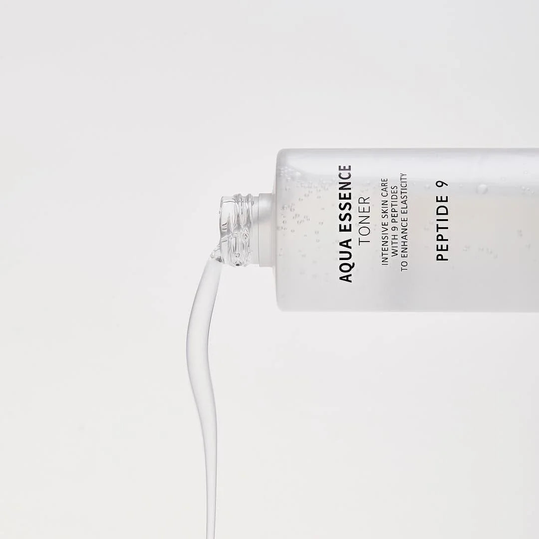 Зволожуючий тонер з пептидами і гіалуроновою кислотою проти зморшок MEDIPEEL Peptide 9 Aqua Essence Toner 250 мл