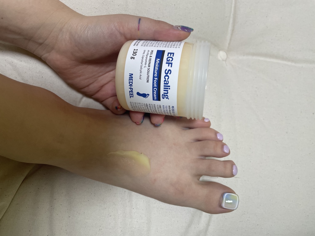 Medi-Peel EGF Scaling Moisture Foot Cream: Увлажнение и Мягкость на Шаг  впереди!